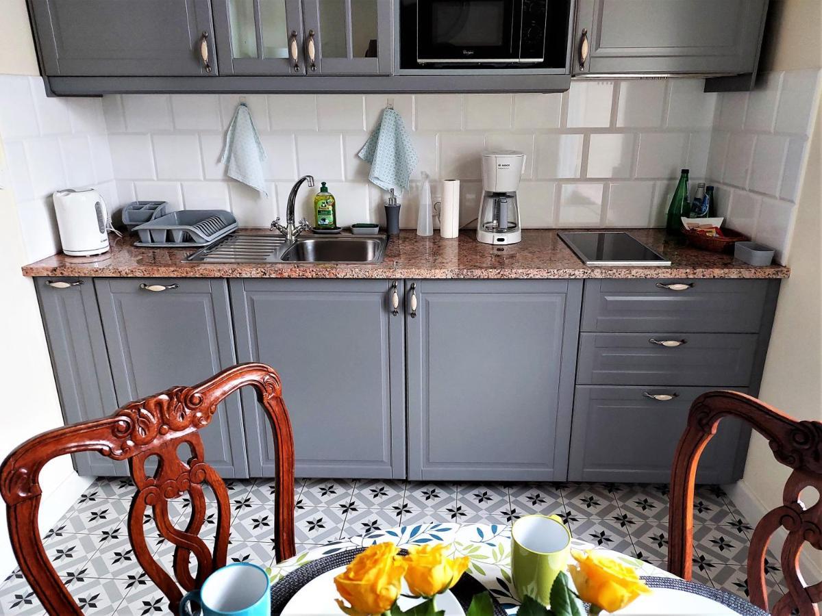 Apartamenty Metro Praga Varsovie Extérieur photo