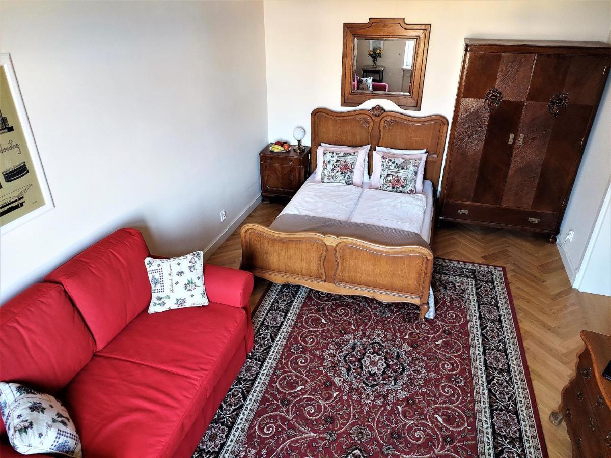 Apartamenty Metro Praga Varsovie Extérieur photo