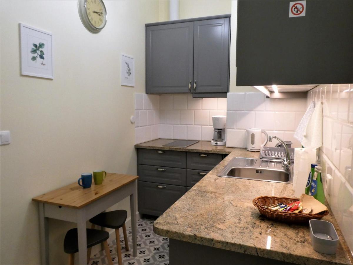 Apartamenty Metro Praga Varsovie Extérieur photo