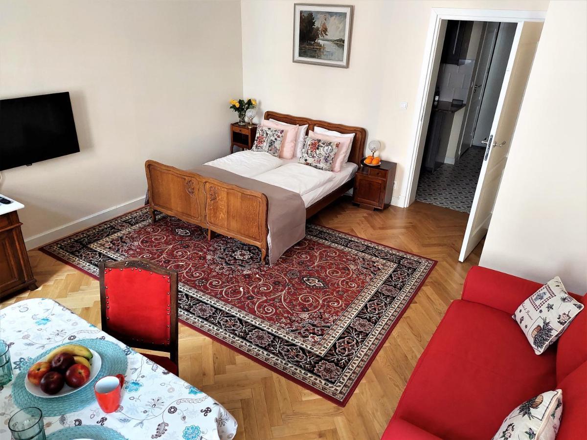 Apartamenty Metro Praga Varsovie Extérieur photo