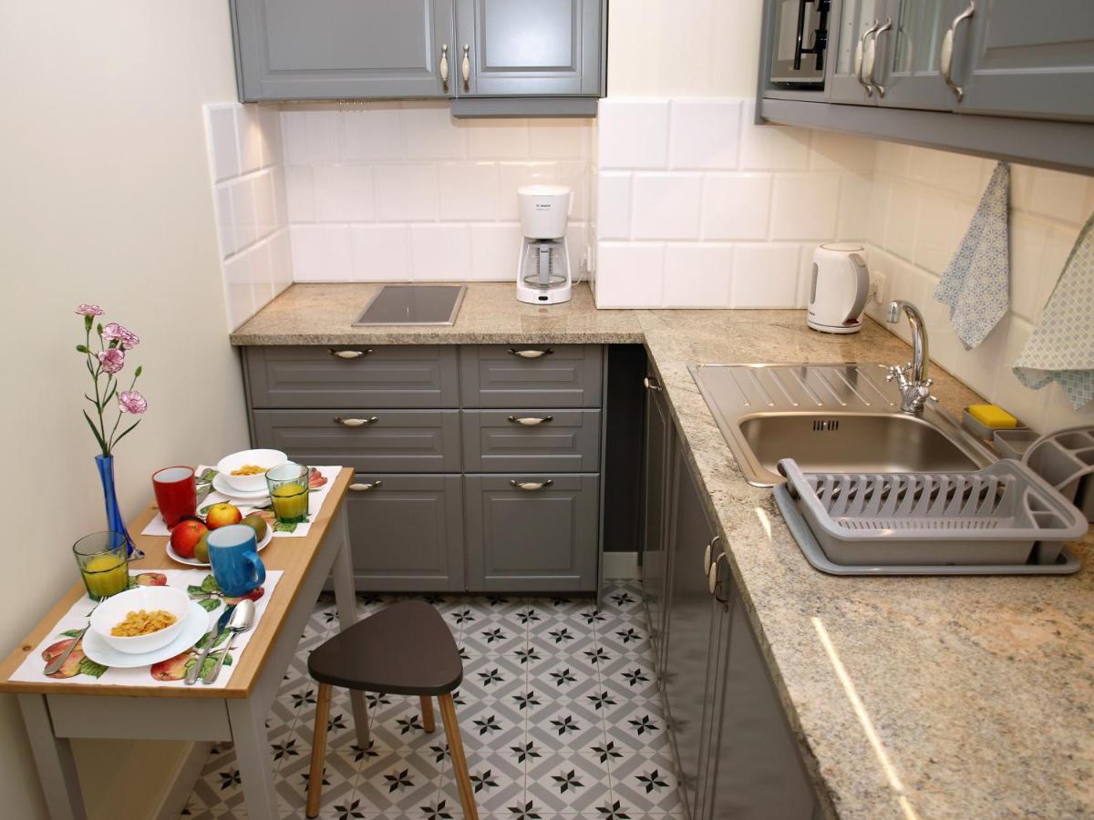 Apartamenty Metro Praga Varsovie Extérieur photo