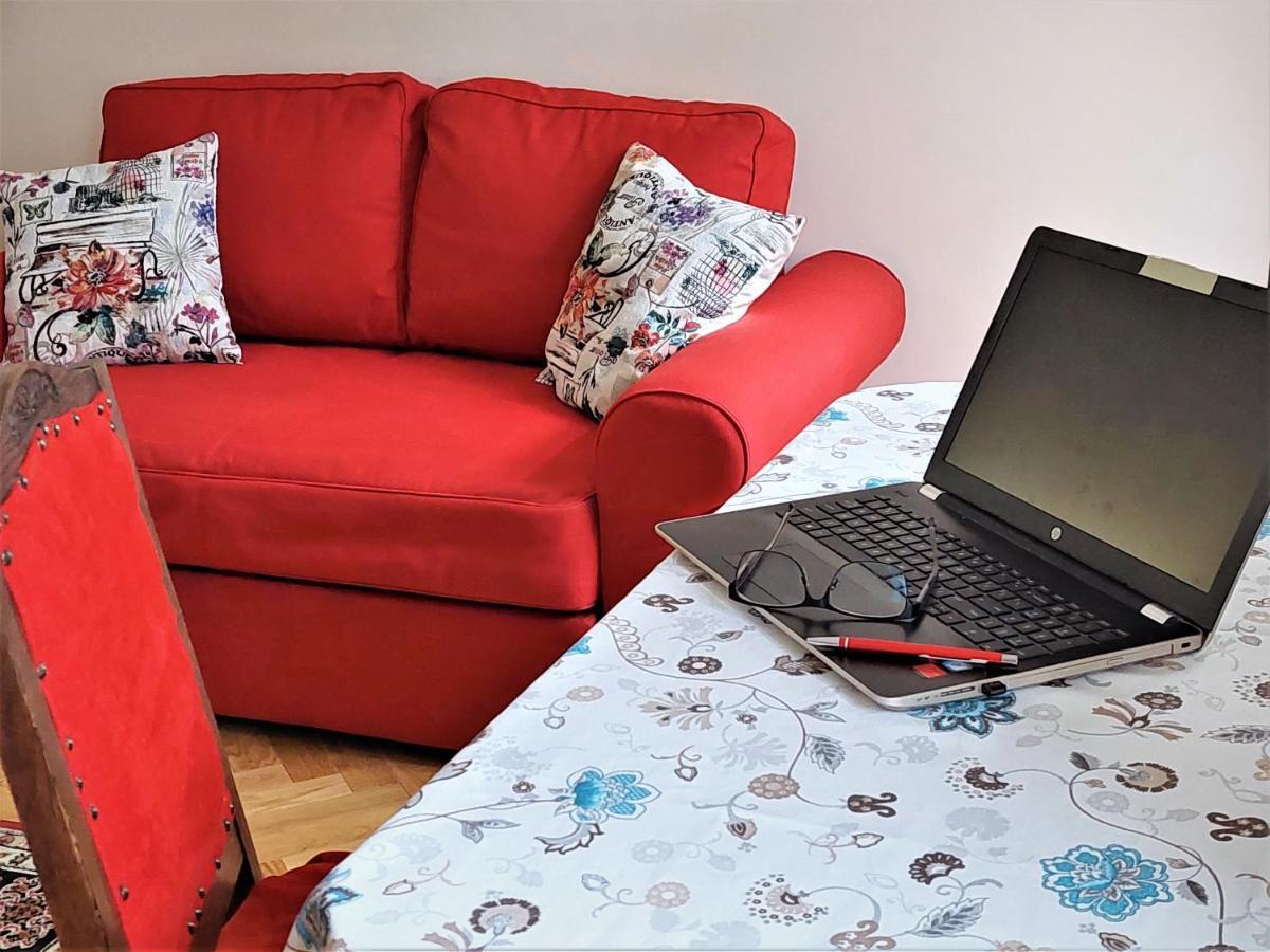 Apartamenty Metro Praga Varsovie Extérieur photo