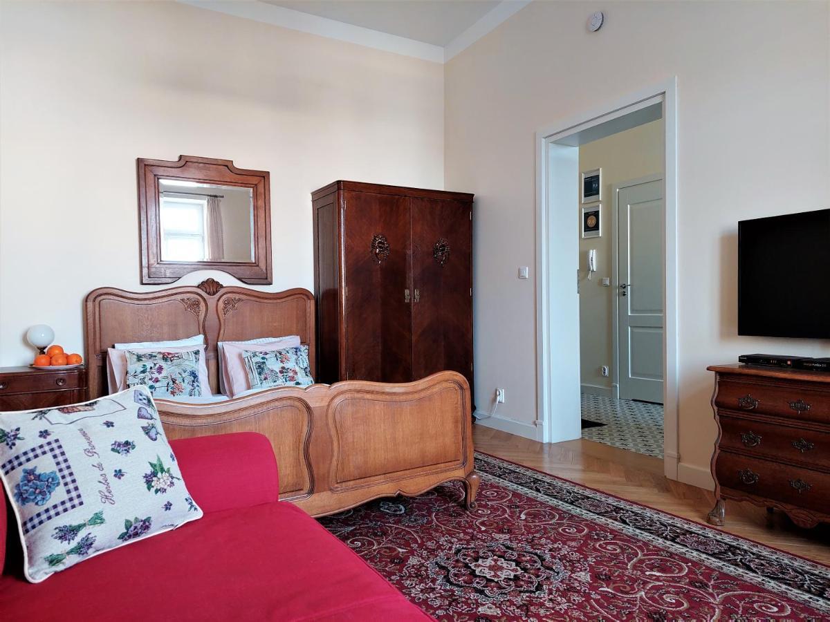 Apartamenty Metro Praga Varsovie Extérieur photo