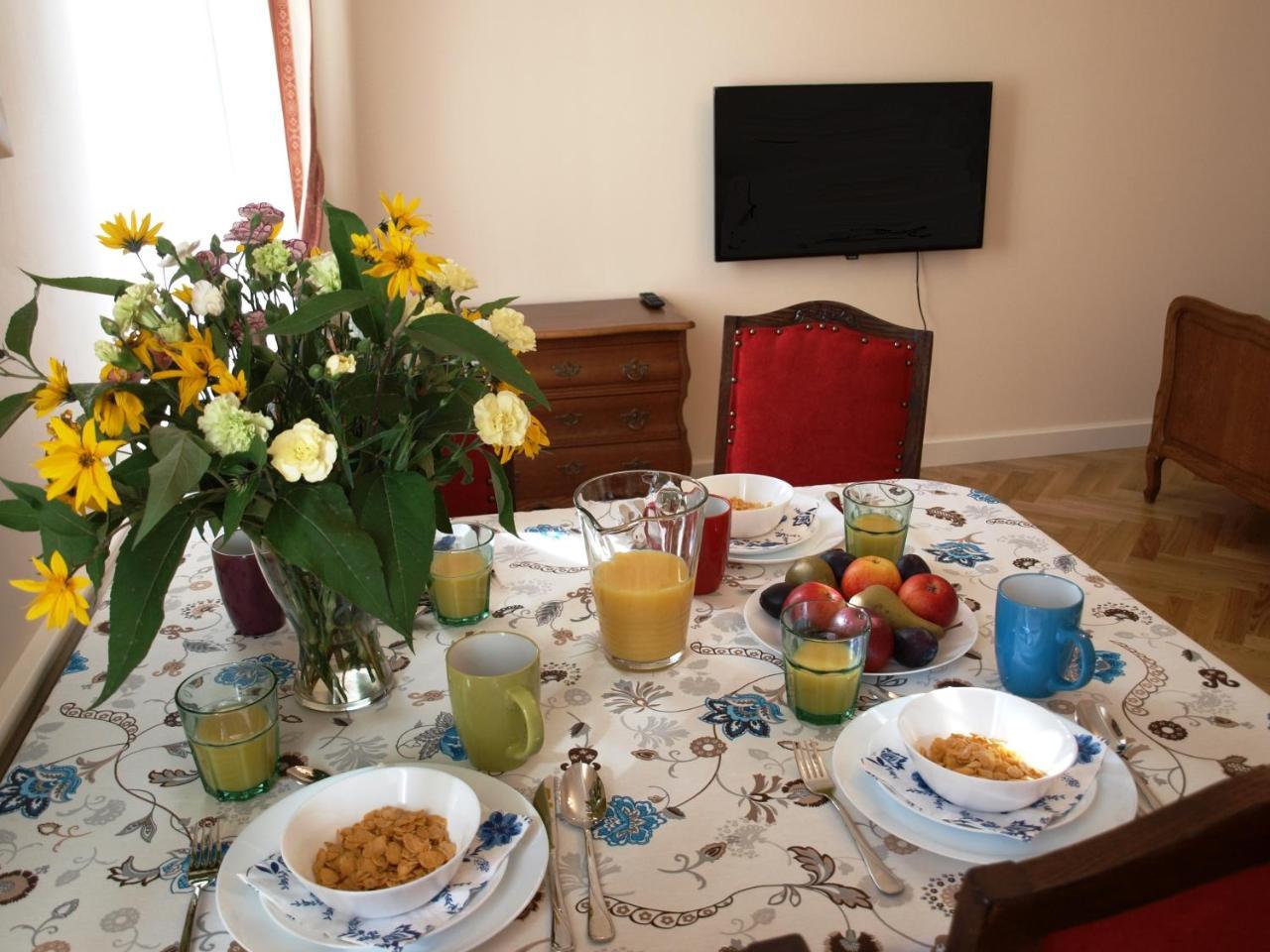 Apartamenty Metro Praga Varsovie Extérieur photo
